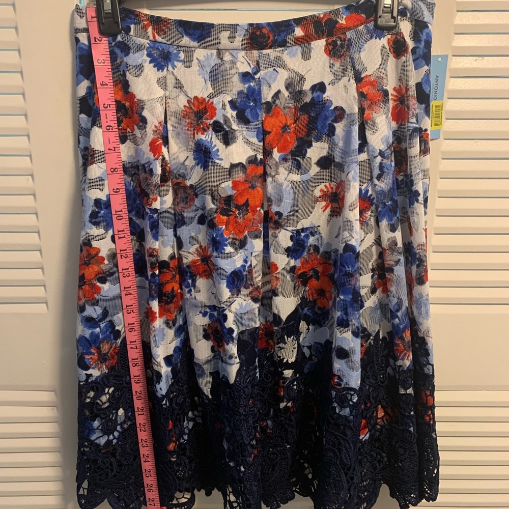 NWT - Antonio Melani Skirt, Radiant Blossom Skirt, Beautiful Lace Hem, Size 14